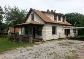 1605 S Vermont Avenue,Independence,Missouri,64052,4 Bedrooms Bedrooms,3 BathroomsBathrooms,Single Family Home,S Vermont Avenue,1005