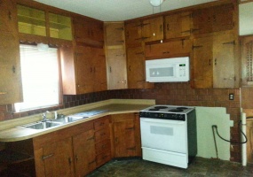 1605 S Vermont Avenue,Independence,Missouri,64052,4 Bedrooms Bedrooms,3 BathroomsBathrooms,Single Family Home,S Vermont Avenue,1005